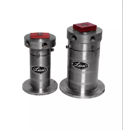 Buy Lion 35 Ton Mechanical Jack - 533 from Industrybuying.com