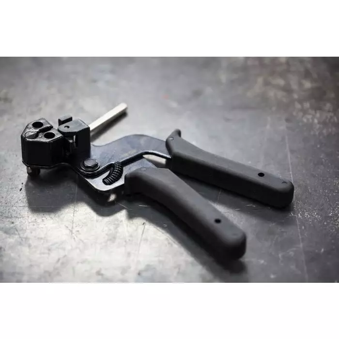 Buy rs-pro-cable-tie-gun-03-a-123mm-capacity-493-1958-rs RS PRO Cable Tie Gun 0.3-12.3 mm Capacity Steel