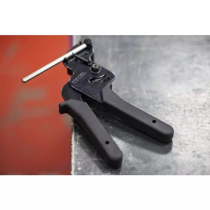 Product rs-pro-cable-tie-gun-03-a-123mm-capacity-493-1958-rs RS PRO Cable Tie Gun 0.3-12.3 mm Capacity Steel