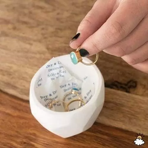 Shop elysian-10-g-silica-gel-pouch-for-absorbing-moisture-in-wardrobe-electronics-more-pack-of-1-kg ELYSIAN 10 g Each x 100 Silica Gel Pouch for Absorbing Moisture in Wardrobe, Electronics & More (Pack of 1 Kg)