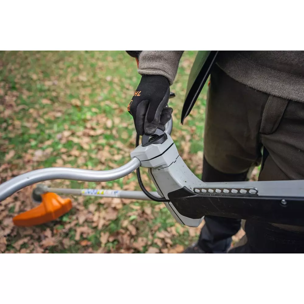 stihl-battery-operated-brushcutter-457-mm-18-inch-cutting-width-soft-rubber-36v-without-battery-and-charger-fsa-200