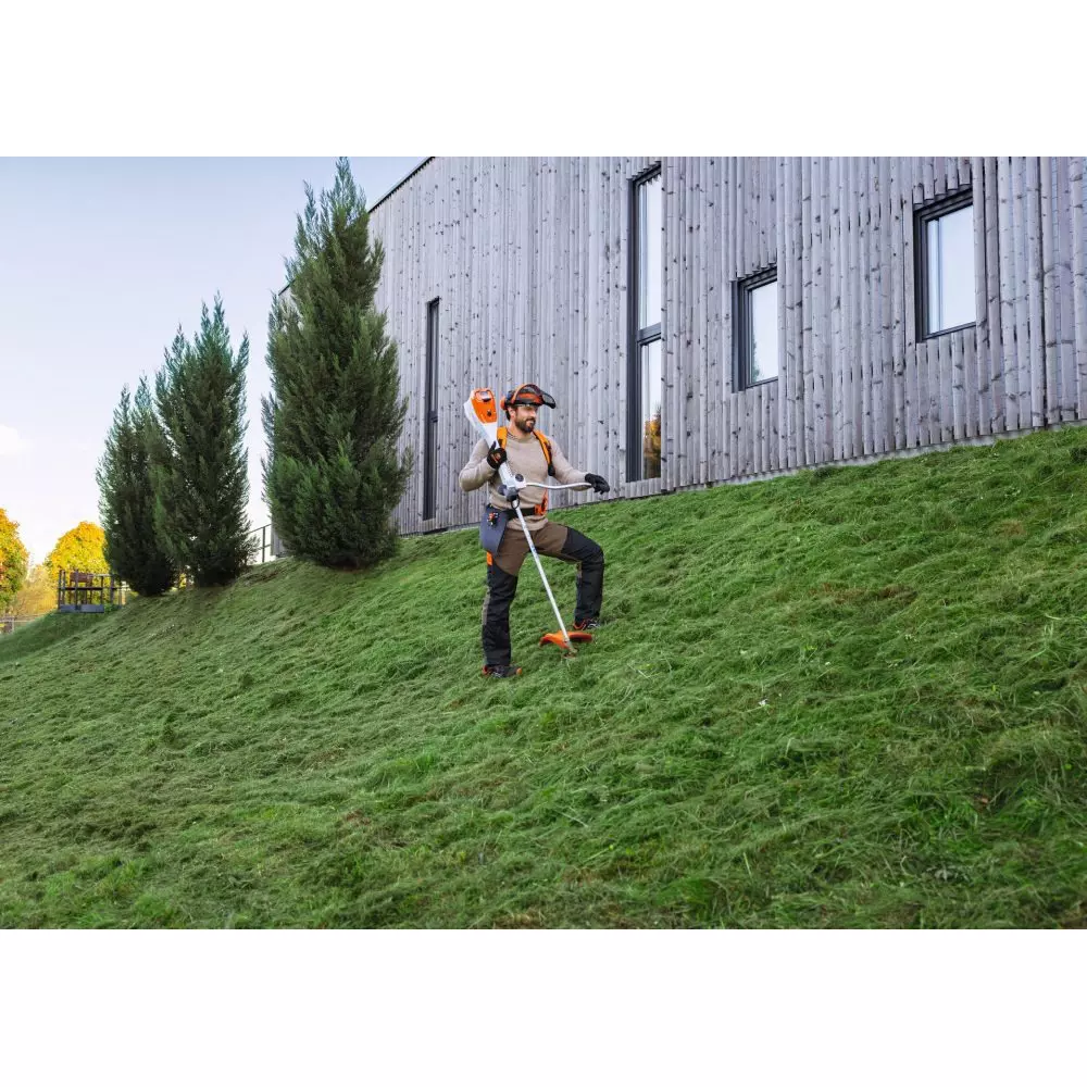 stihl-battery-operated-brushcutter-457-mm-18-inch-cutting-width-soft-rubber-36v-without-battery-and-charger-fsa-200