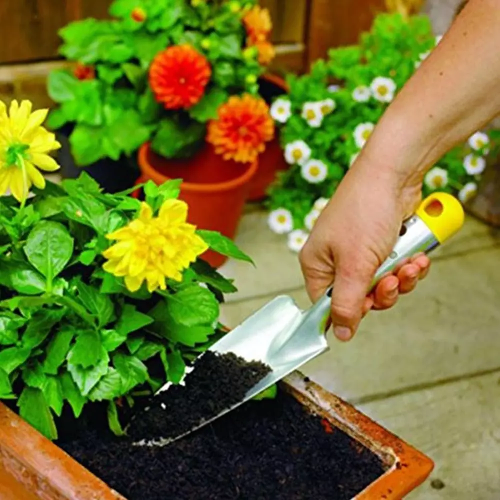 wolf-garten-trowel-5-cm-working-width-stainless-steel-blade-and-plastic-handle-2914000