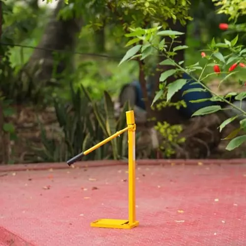 gurudatta-coconut-dehusker-naral-solni-machine-with-protective-cap-and-rust-resistant-iron-body