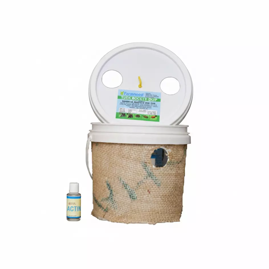 farmroot-weatherproof-and-non-toxic-farm-rhinoceros-bettle-lure-with-activator-bucket-trap-plastic-fr123475-pack-of-50-pcs