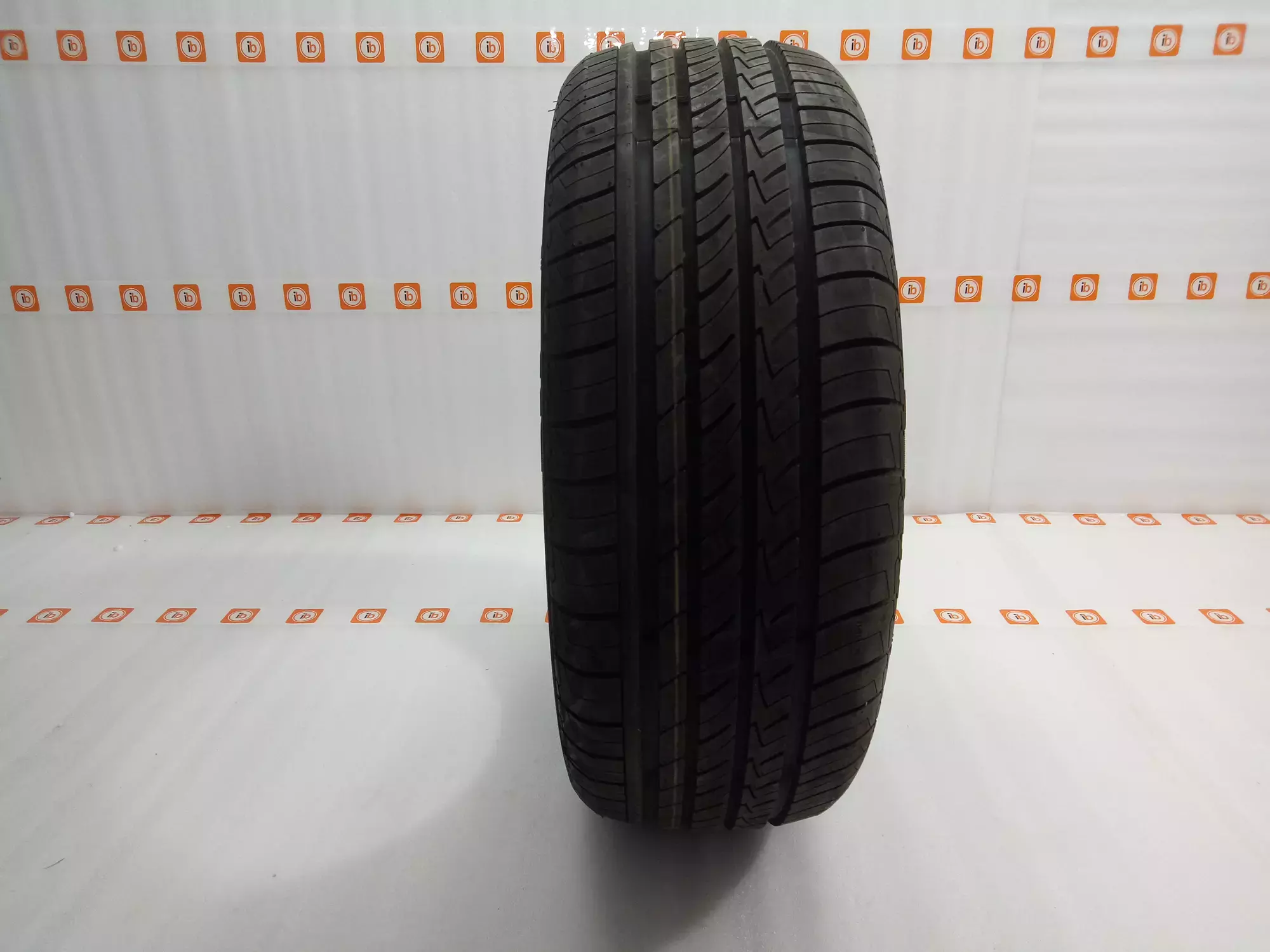 jk-tyre-ux-royale-t-21560-r16-tubeless-tyre-for-car