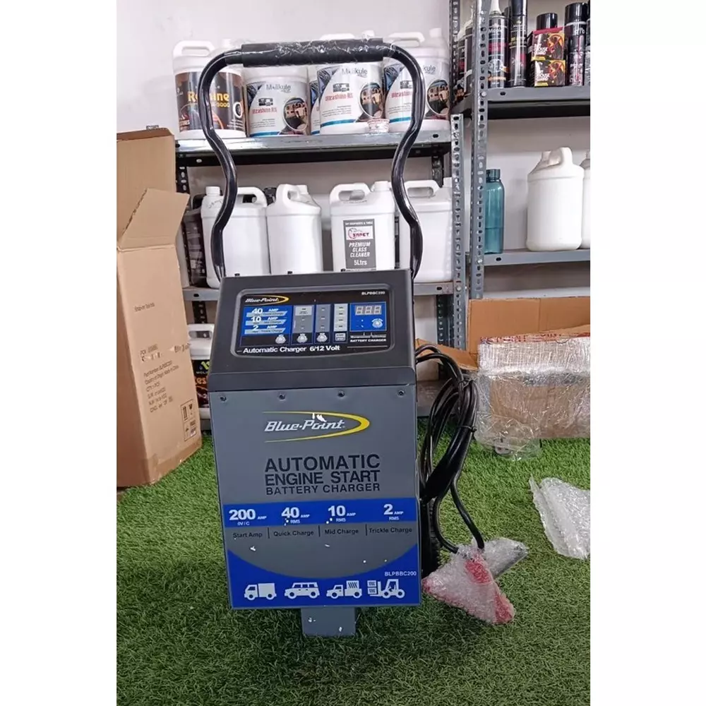 blue-point-portable-battery-charger-with-lcd-display-and-220-v-input-voltage-blpbbc8ap