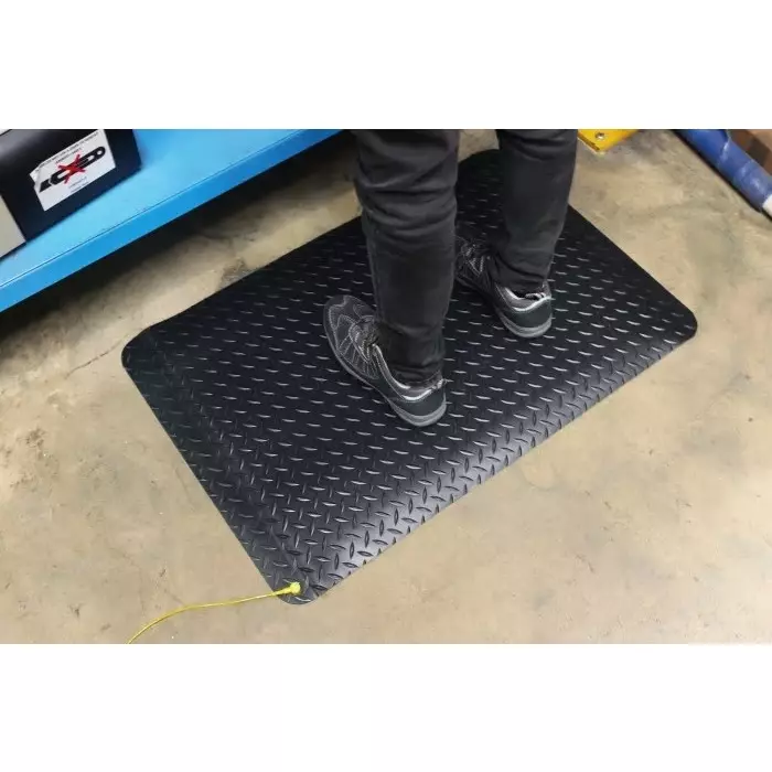 Coba Europe Deckplate Anti-Static Vinyl Anti Static Mat 0.9mx1.5mx14 mm, DPS010915