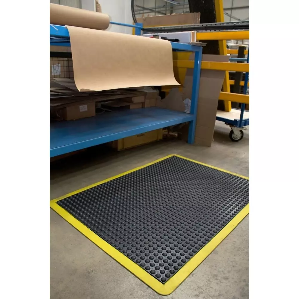 Coba Europe Bubblemat Safety Natural Rubber Anti-Fatigue Mat 0.9 mx1.2 mx14 mm, BF010702