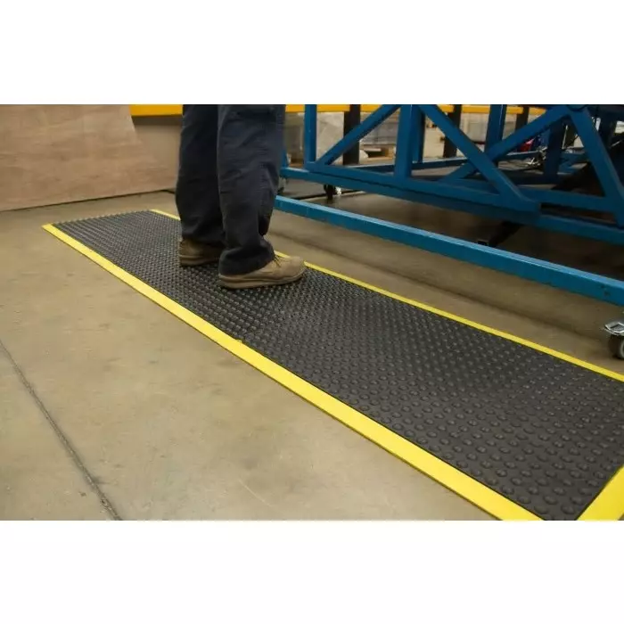 Coba Europe Bubblemat Safety Natural Rubber Anti-Fatigue Mat 0.6 mx0.9 mx14 mm, BF010704