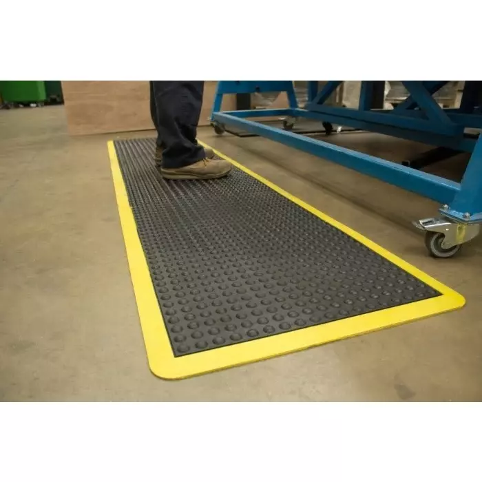 Coba Europe Bubblemat Safety Natural Rubber Anti-Fatigue Mat 0.6 mx0.9 mx14 mm, BF010703