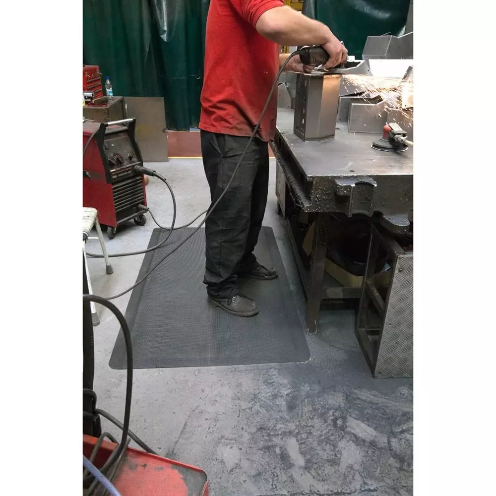 dtb010001-coba-europe-coba-europe-diamond-tread-vinyl-anti-fatigue-mat-06mx09mx15mm-872-5684-rs