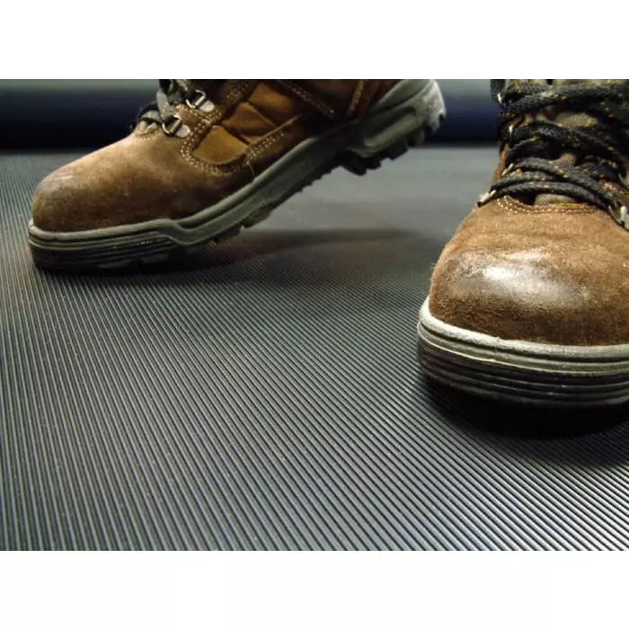 Coba Europe COBArib Natural Rubber Anti-Fatigue Mat 0.9 mx10 mx3 mm, RR010010