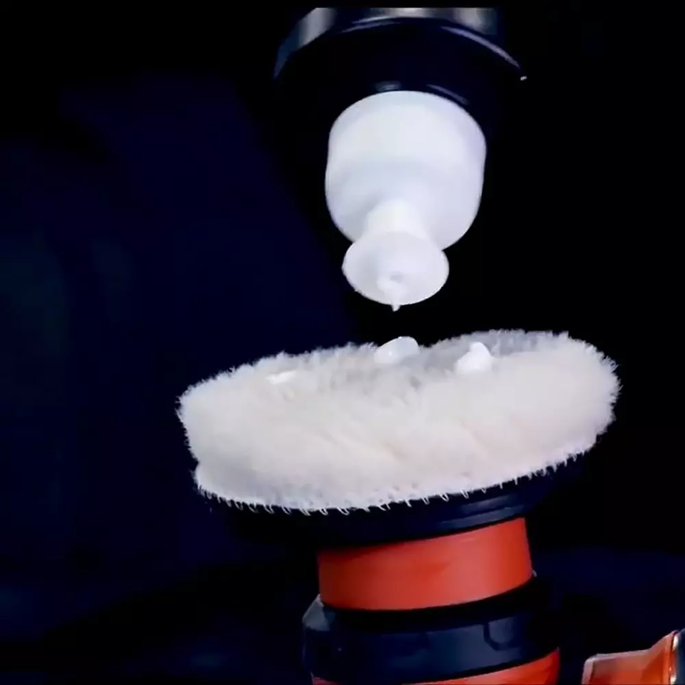 sonax-profiline-headlight-polish-removes-dirt-and-stains-on-the-headlamp