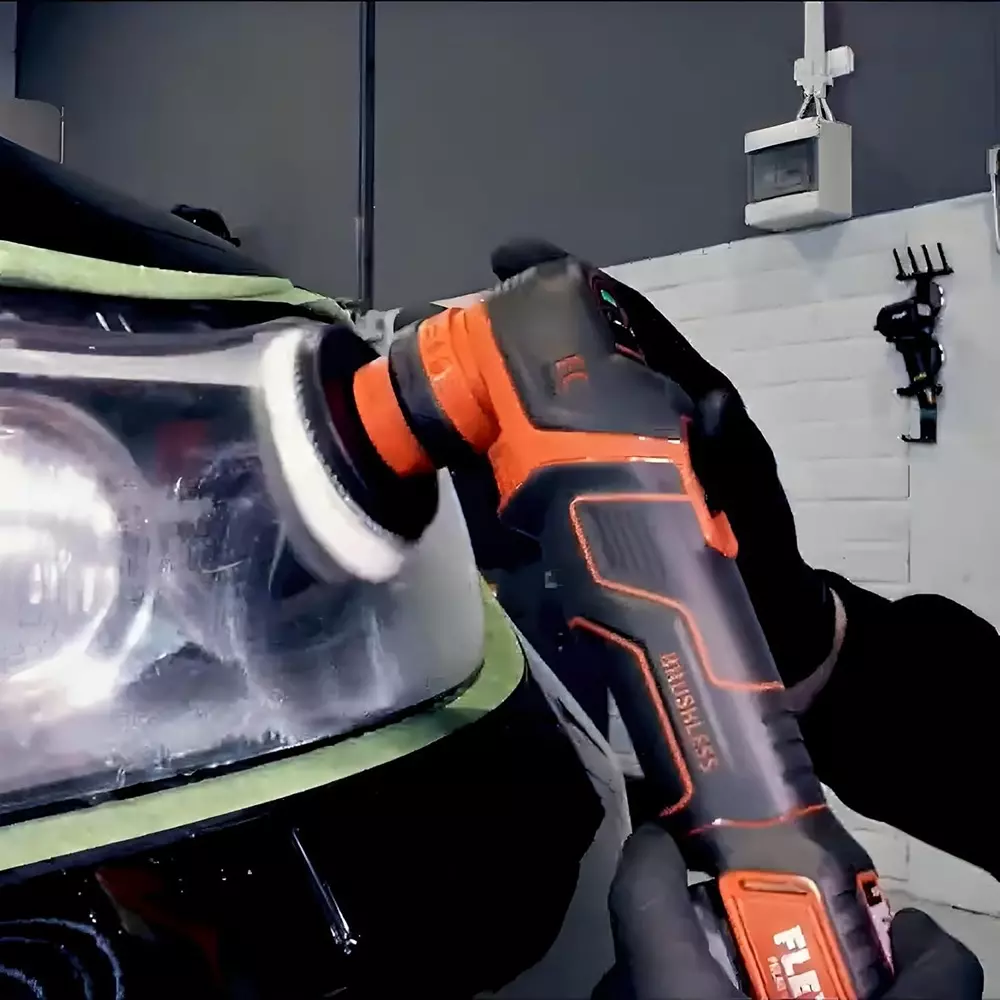 sonax-profiline-headlight-polish-removes-dirt-and-stains-on-the-headlamp