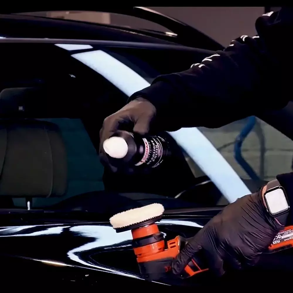 sonax-profiline-headlight-polish-removes-dirt-and-stains-on-the-headlamp