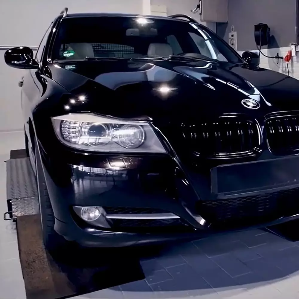 sonax-profiline-headlight-polish-removes-dirt-and-stains-on-the-headlamp