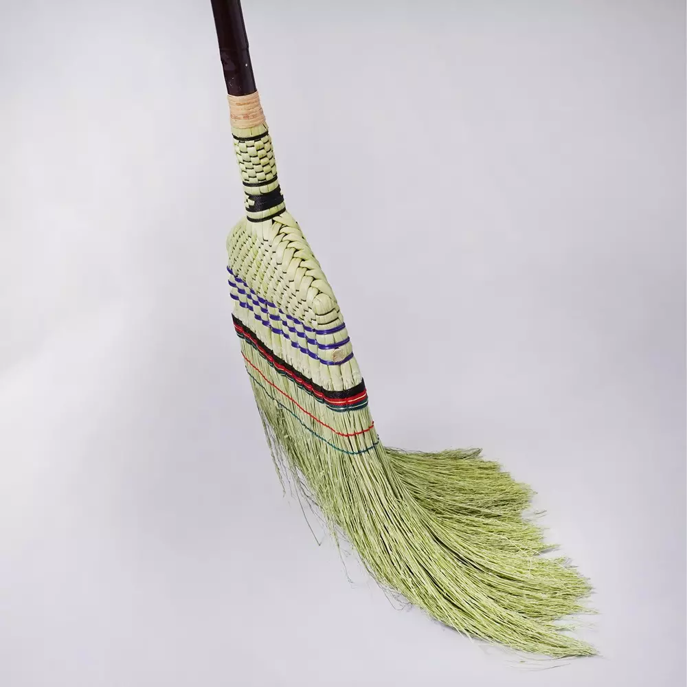 monotaro-tatami-room-broom-hand-woven-with-11-balls-of-thread-long-handle-83513327
