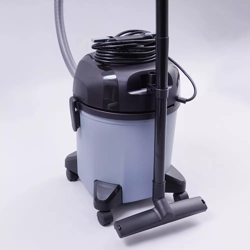 monotaro-wetdry-vacuum-cleaner-with-convenient-cord-storage-hw67-20
