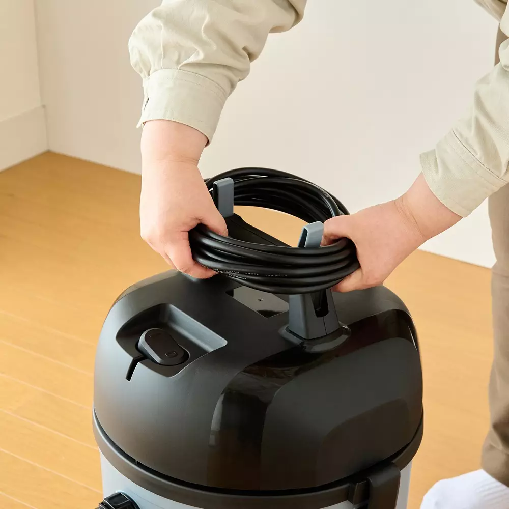 monotaro-wetdry-vacuum-cleaner-with-convenient-cord-storage-hw67-20