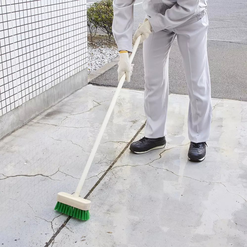 monotaro-deck-brush-width-175-mm-bristle-length-450-mm-handle-length-1060-mm-material-pvc-bristle-67315003