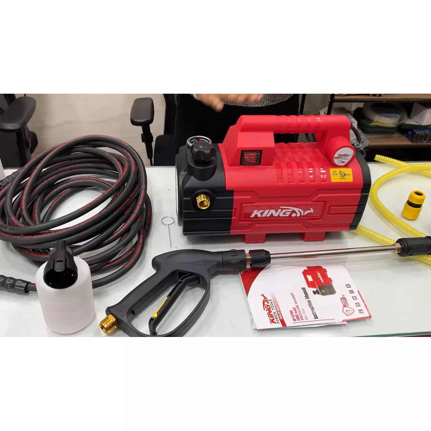 king-2200-w-high-pressure-washer-15-lpm-flow-rate-and-180-bar-pressure-kp-375-with-accessories