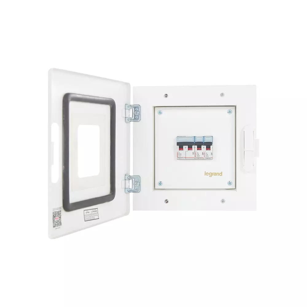 Legrand Ekinox³ SPN Distribution Board 4 Ways and 4 Modules for DX³ MCB, Isolator, RCCB and RCBO, 507620