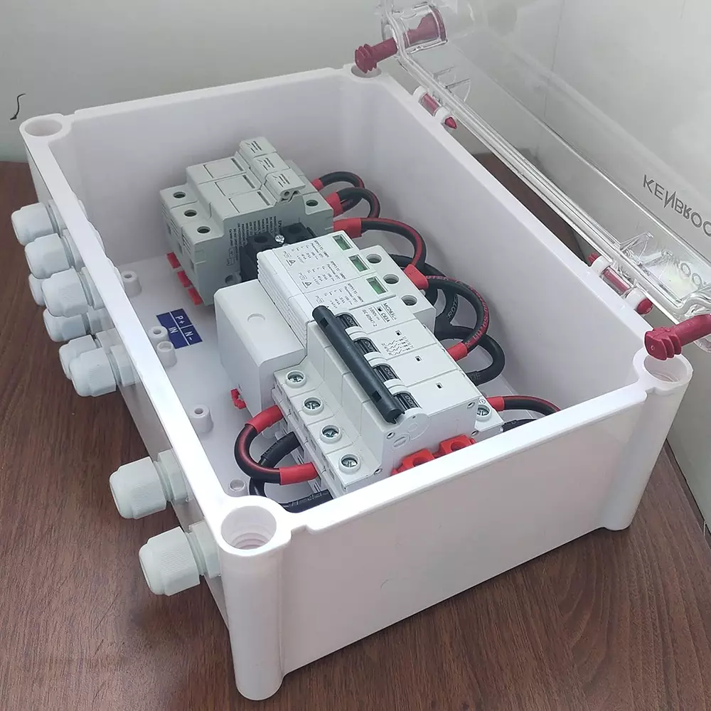 generic-dc-distribution-box-3-in-1-out-1000-v-with-320-a-fuses-1000-v-spd-63-a-mcb-3-string