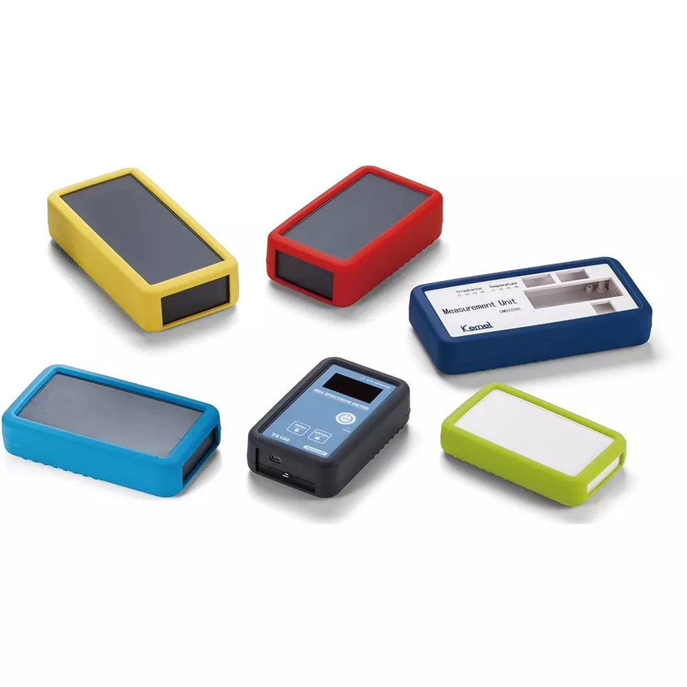 takachi-lcs-series-plastic-handheld-enclosure-with-silicone-cover-141x81x40-mm-off-white-red-lcs135h-m2-wr