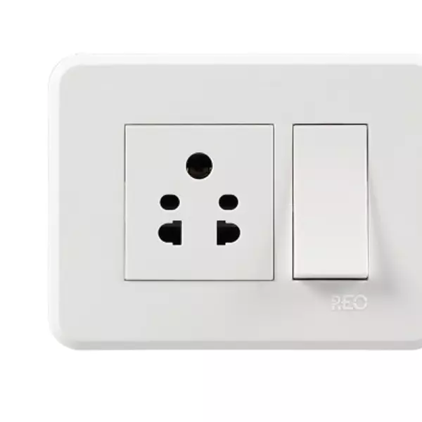 Havells Reo Elegant 3 M White Cover Plate AHRPLCWV03