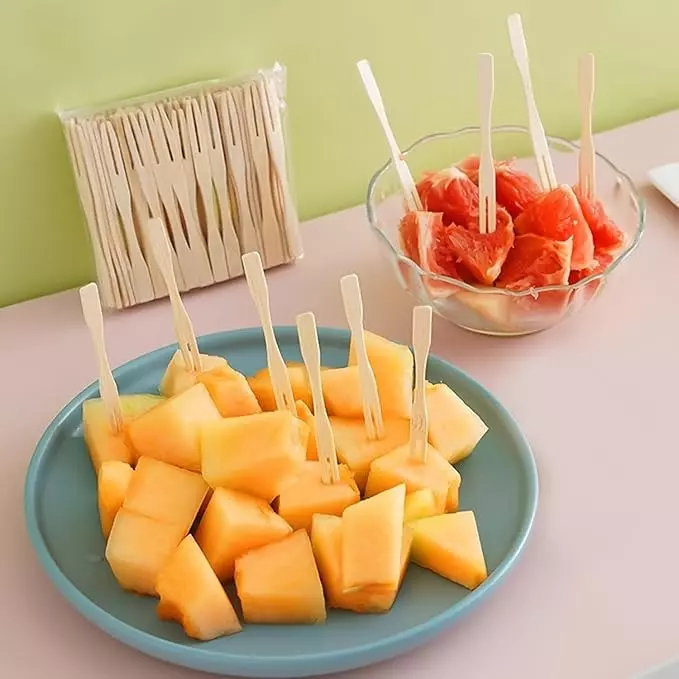 UMBRELLA CORPORATION 90 mm Disposable Wooden Fruit Forks  for Parties, Weddings, Events (Pack of 200)
