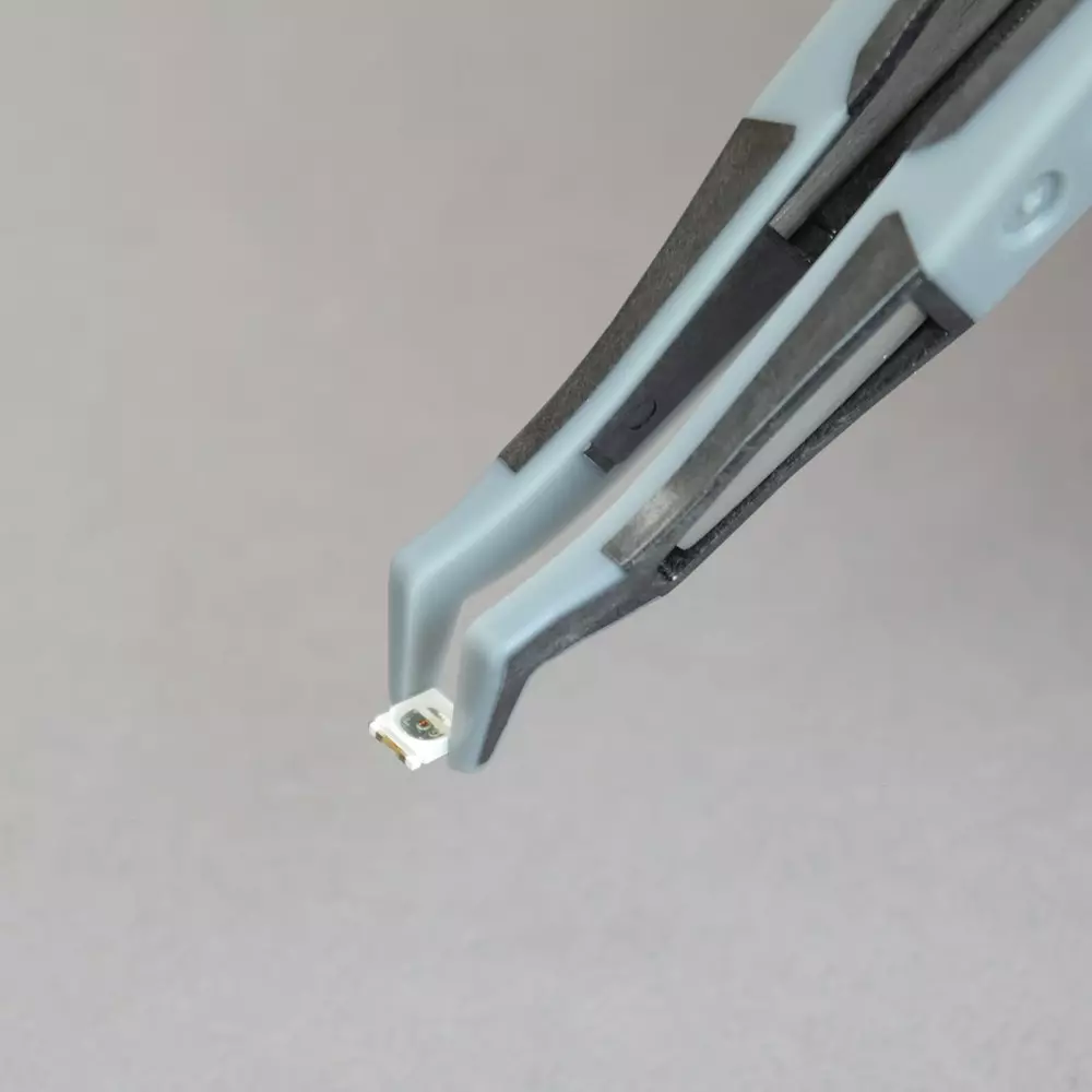 hozan-esd-soft-tip-tweezer-125-mm-overall-length-p-642-j