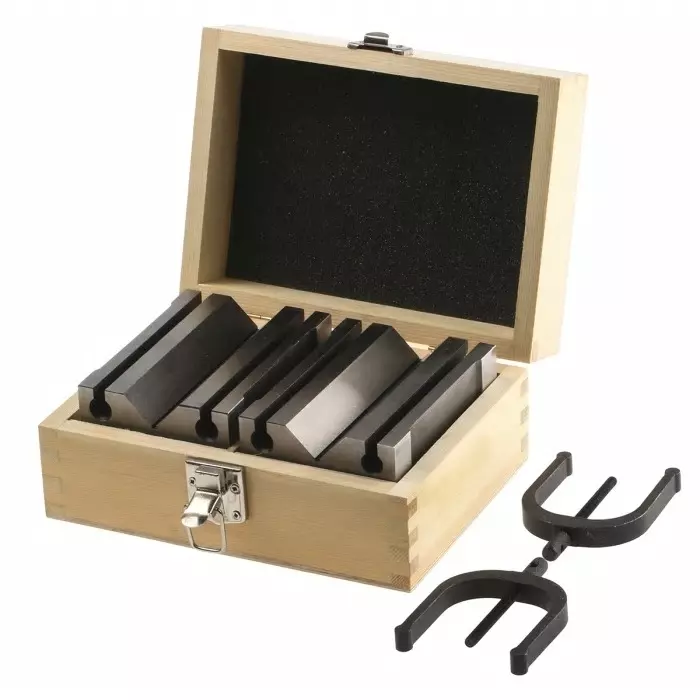 RS PRO Chrome Steel Screw Clamping V-Block, 63.6 mm Capacity Model No 4601102