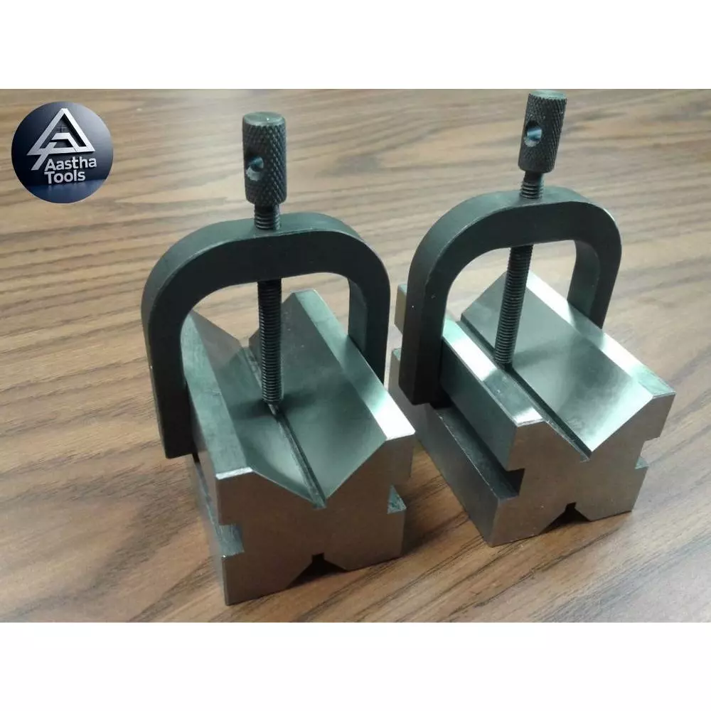 Aastha Tools Vee Block With Clamps Silver 40X32X32 mm (Set of 2)