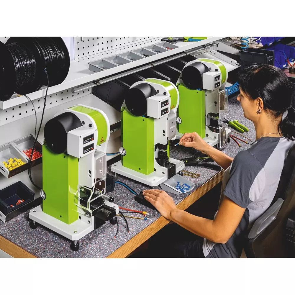 RENNSTEIG Crimping Machine Table Top 25 kN Crimp Force 6-Bar Working Pressure with Sliding Tray, R636 025-5