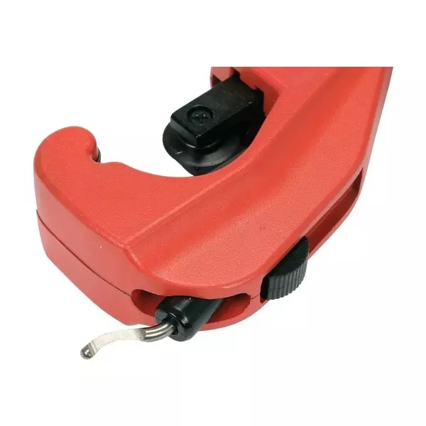 yato-pipe-cutter-with-deburrer-6-35-mm-cutting-diameter-and-gcr15-blade-material-yt-22332