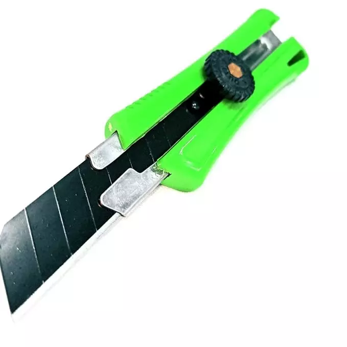 darit-smash-professional-ratchet-lock-utility-knife-cutter-150-mm-length-anti-slip-handle-green-for-industrial-use-am-203