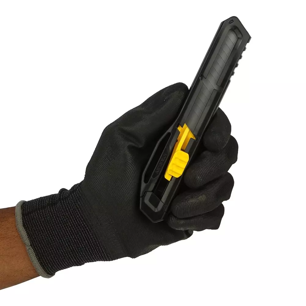 stanley-snap-off-cutter-18-mm-carbon-steel-blade-and-plastic-handle-with-slide-lock-stht10323-800