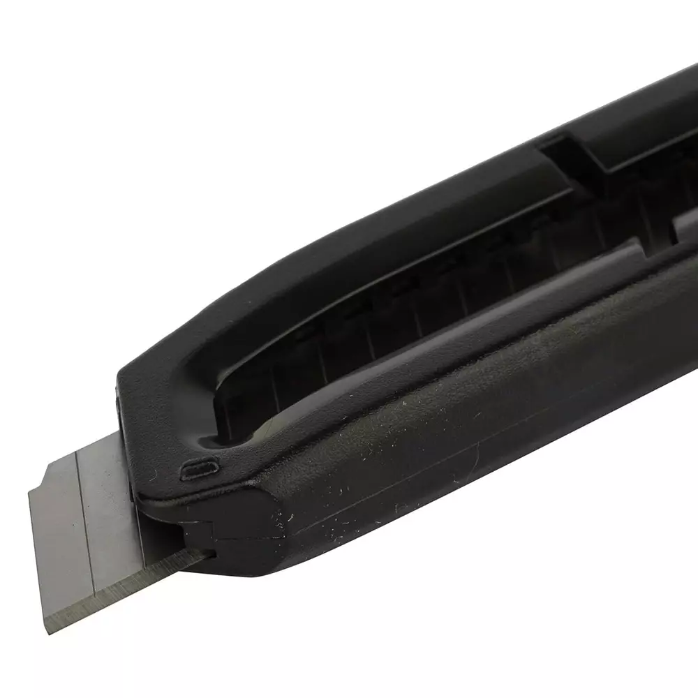stanley-snap-off-cutter-18-mm-carbon-steel-blade-and-plastic-handle-with-slide-lock-stht10323-800