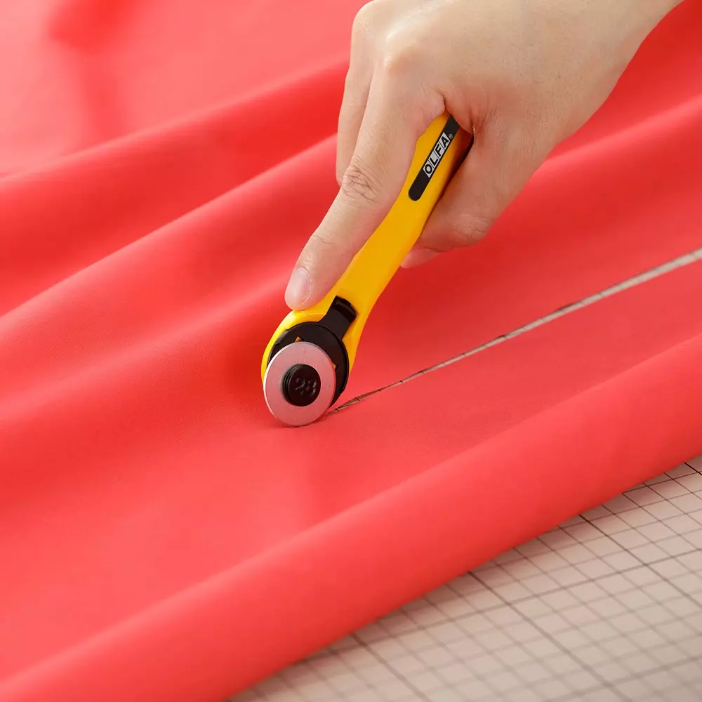 olfa-rotary-cutter-233b