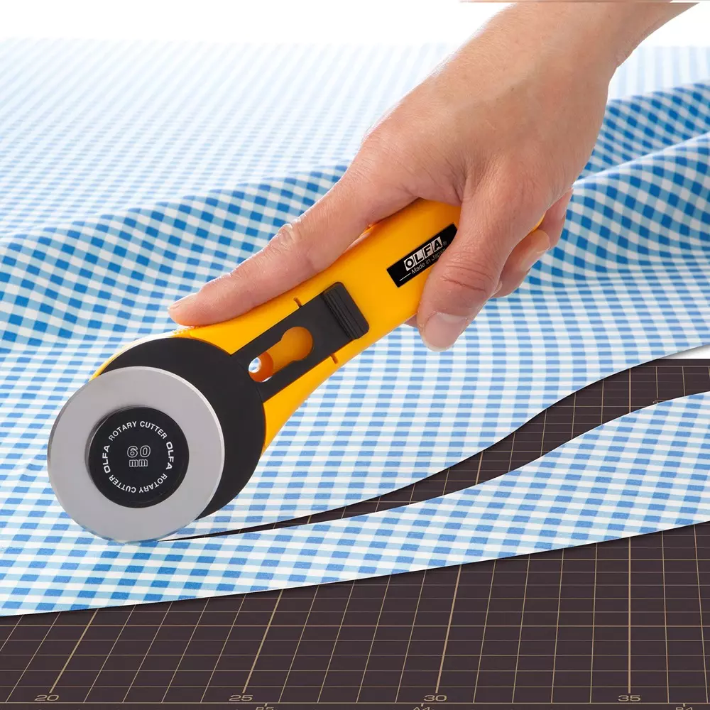 olfa-l-type-rotary-cutter-136b