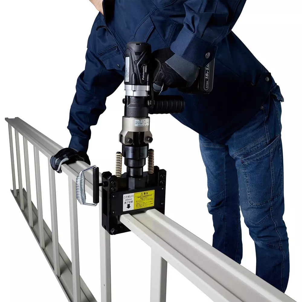 panasonic-cable-rack-cutter-ez9xcc1