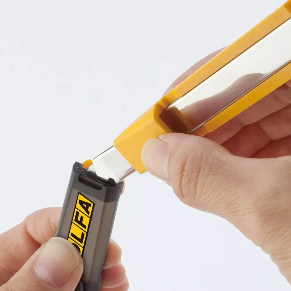 olfa-utility-cutter-knife-208b