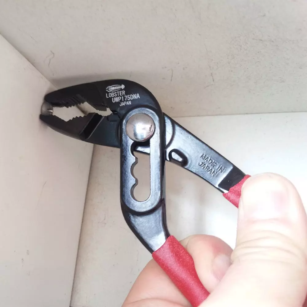 lobster-lobtex-hybrid-anguirus-193-mm-overall-length-uwp200dna