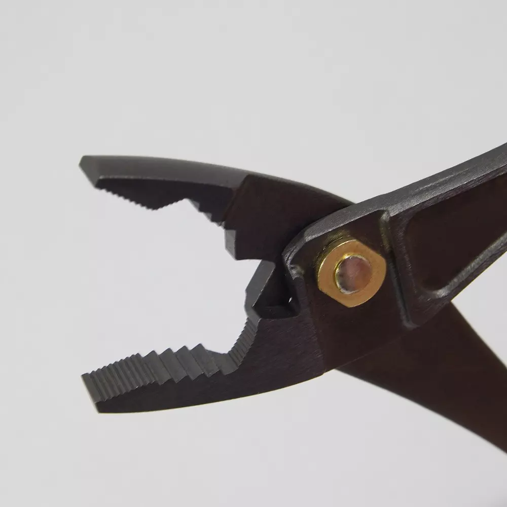 fujiya-ultra-lightweight-combination-plier-165-mm-overall-length-230-165-bg