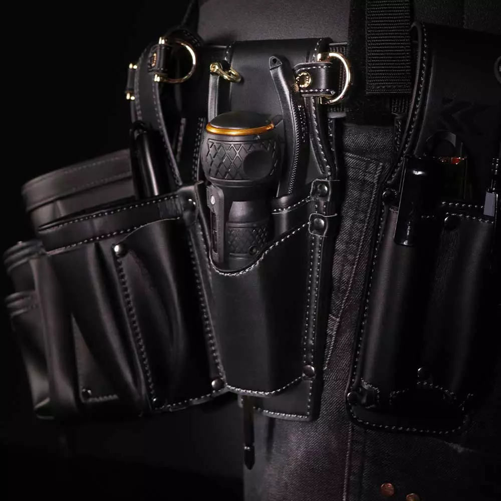 fujiya-kurogane-series-nipperelectric-doll-holder-ah-32bg