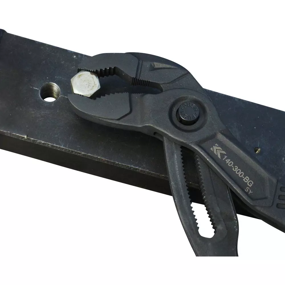 fujiya-quick-water-pump-plier-60-mm-maximum-jaw-opening-140-300-bg