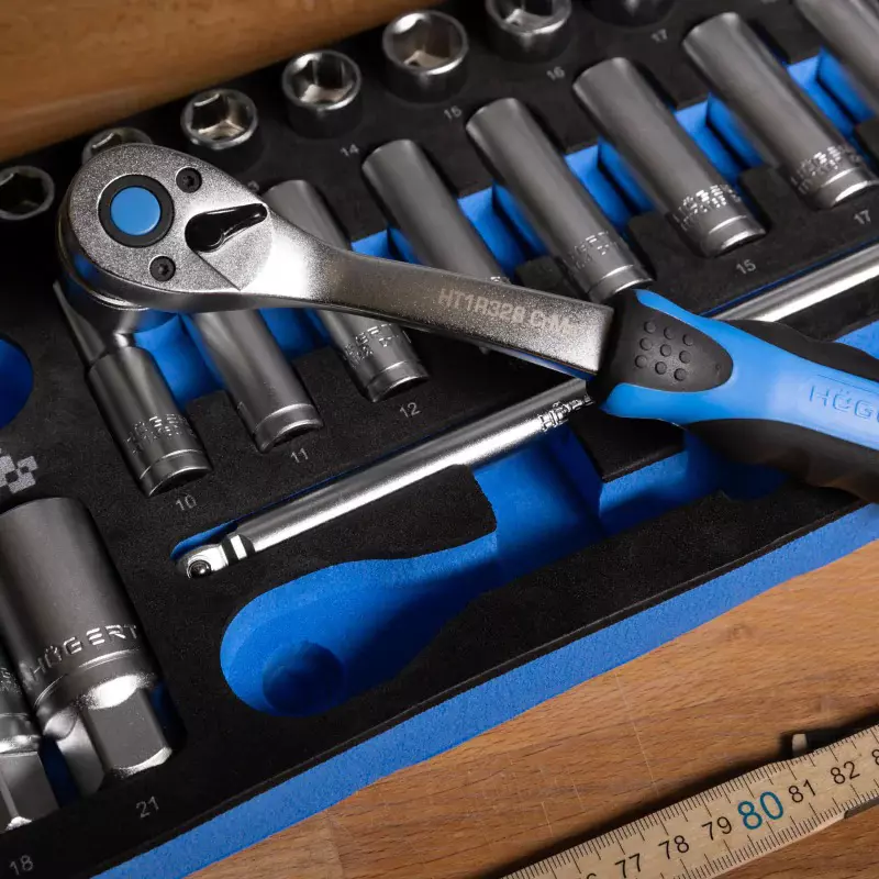 hogert-technik-33-pcs-ratchet-tool-set-eva-insert-38-inch-95-mm-drive-size-and-chrome-vanadium-alloy-steel-body-ht7g165