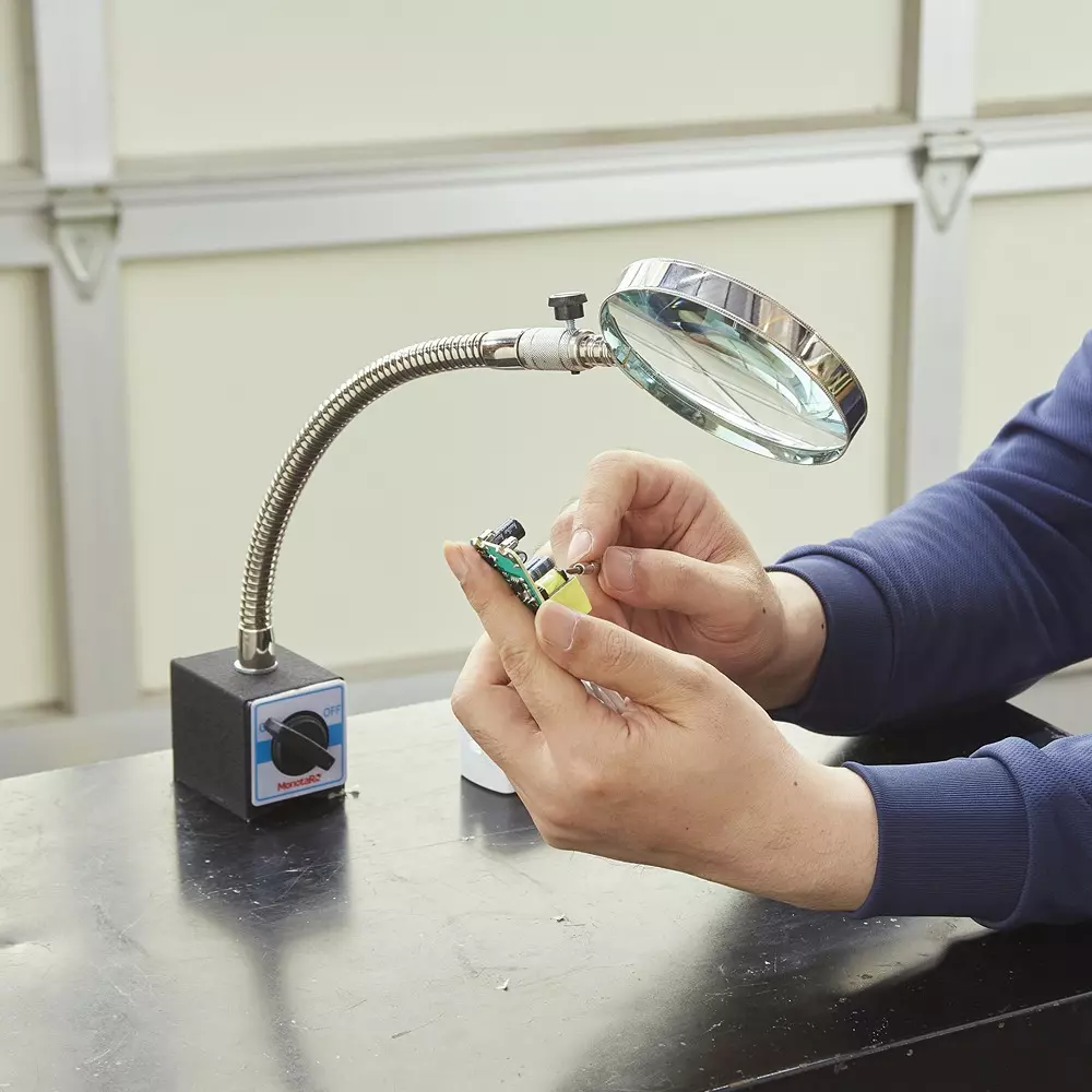 monotaro-magnifier-with-magnet-460-mm-overall-length-7274531