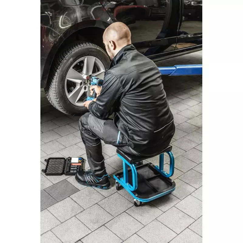 hogert-technik-workshop-seat-130-kg-maximum-load-capacity-and-oil-resistant-vinyl-seat-ht7g561